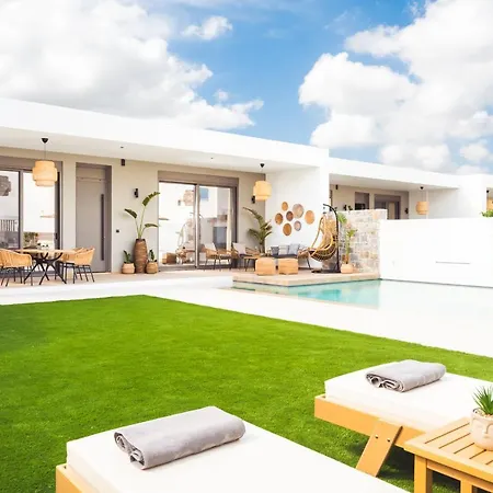 Nagia Luxury Family Villa