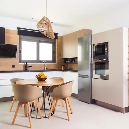 Nagia Luxury Family Willa